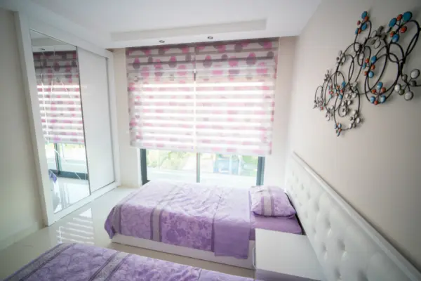 صور غرف نوم الأطفال باللون الأرجواني